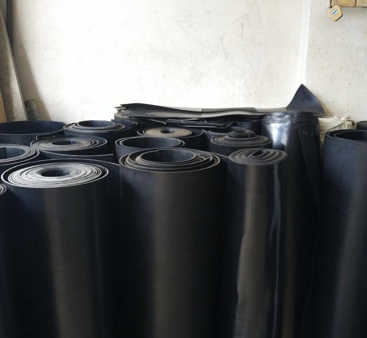 
                為什么商用橡膠板的銷售量與日俱增？
            