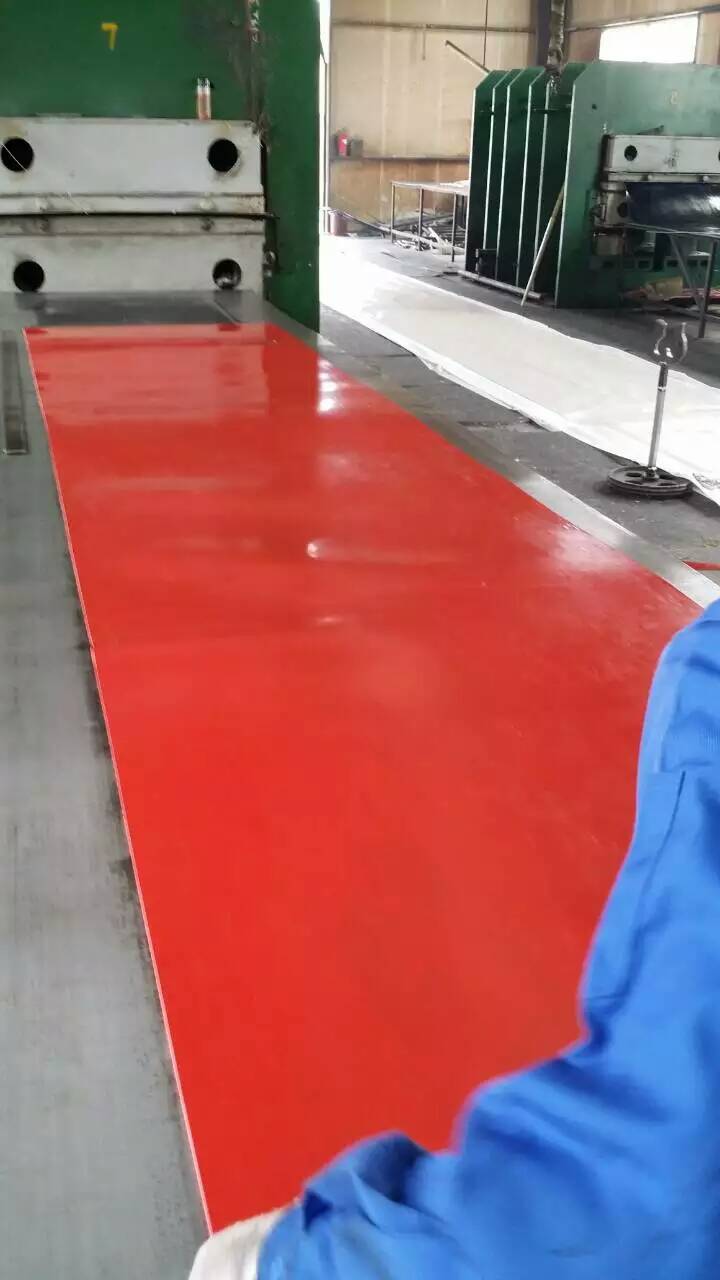 
                購買絕緣橡膠時的注意事項(xiàng)
            